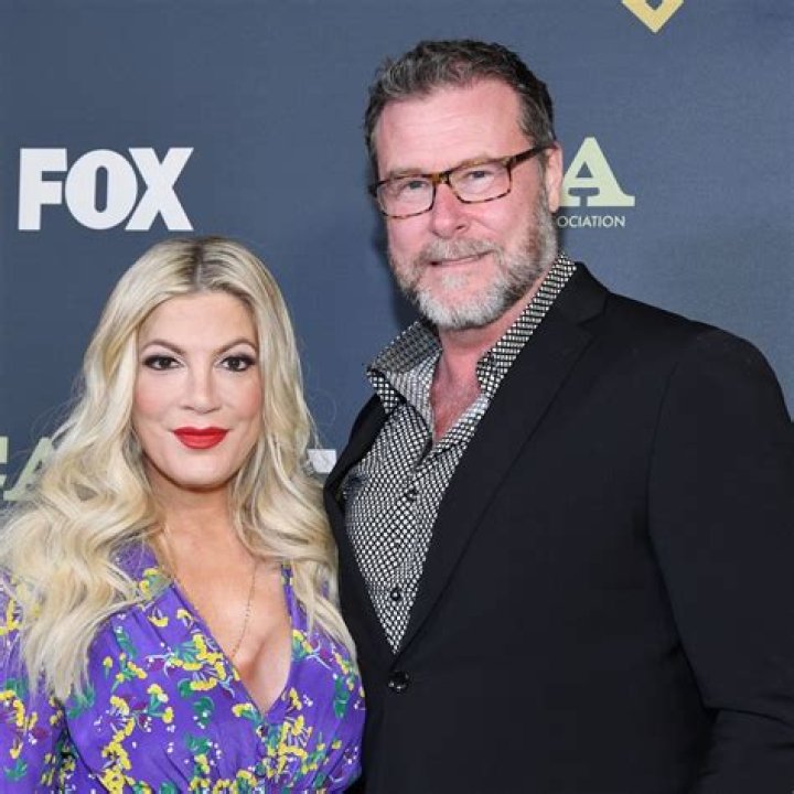 “Tori Spelling gets free porn for Life” Links
