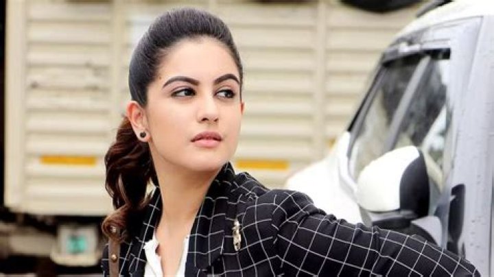 Tunisha Sharma - Trivia, Family, Bio