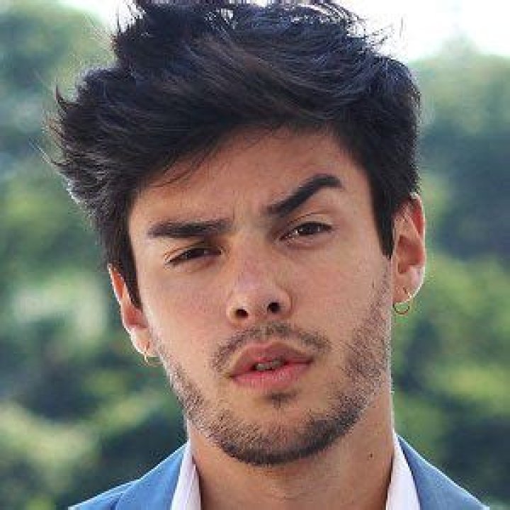 Vini Uehara - Age, Family, Bio