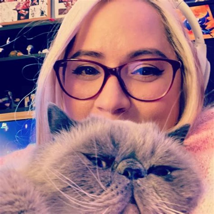 Vivienne Medrano Pets - Celebrity Pets
