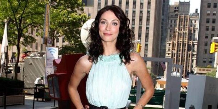 What is actress Joanne Kelly doing now? Husband, Net Worth