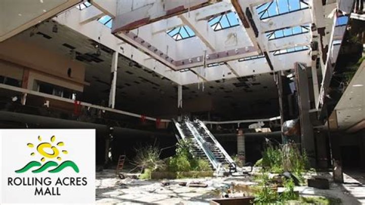 When did Rolling Acres Mall close?