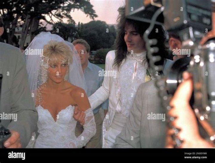 Where Is Heather Locklear Now? Tommy Lee Ex Wife – Does She Have A New Husband?