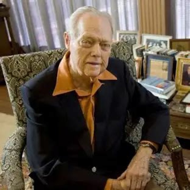 William Moncrief Jr Net Worth - Wiki, Age, Weight and Height, Relationships, Family, and More
