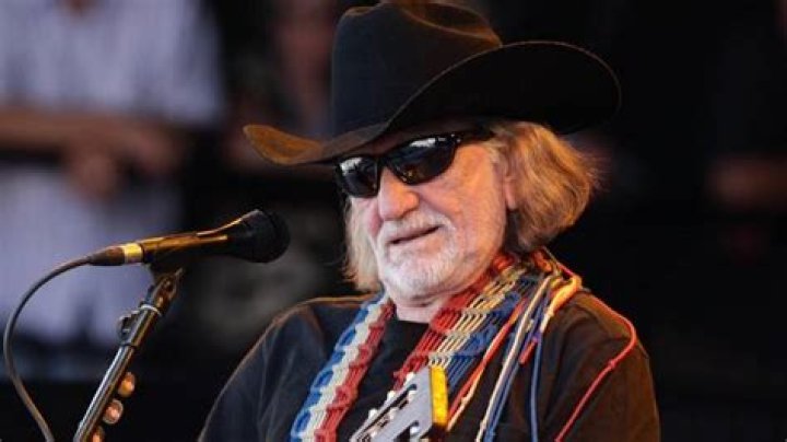 Willie Nelson Reunited with his Armadillo After Theft