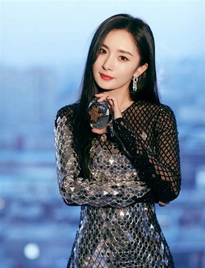 Yang Mi Bio (Wiki) 