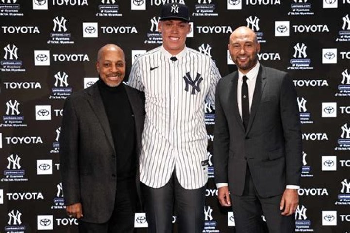 Yankees Honor Derek Jeter as he Retires