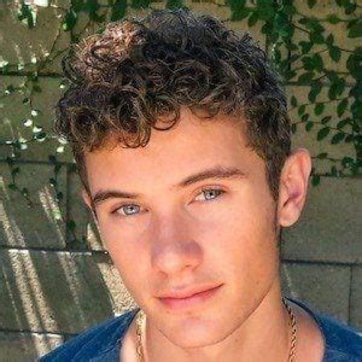 Zak Dossi - Age, Family, Bio