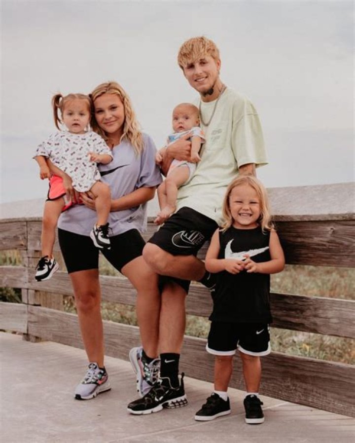 Zoe Hazel VanBrocklin - Age, Family, Bio